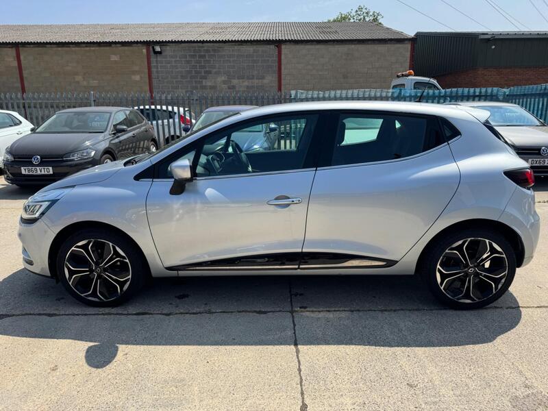 Renault Clio view 6