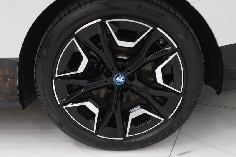 2022 BMW iX in White — image 15 of 88