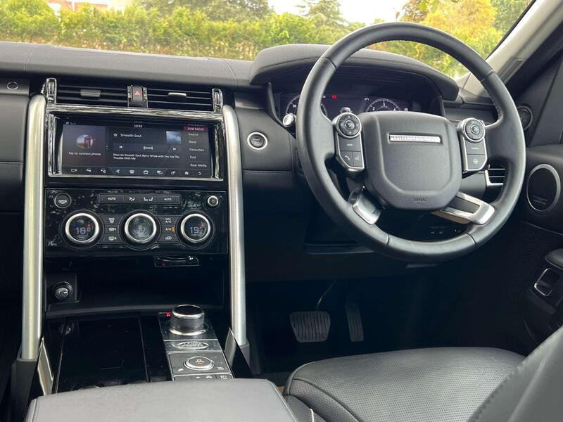 Land Rover Discovery 3 view 3