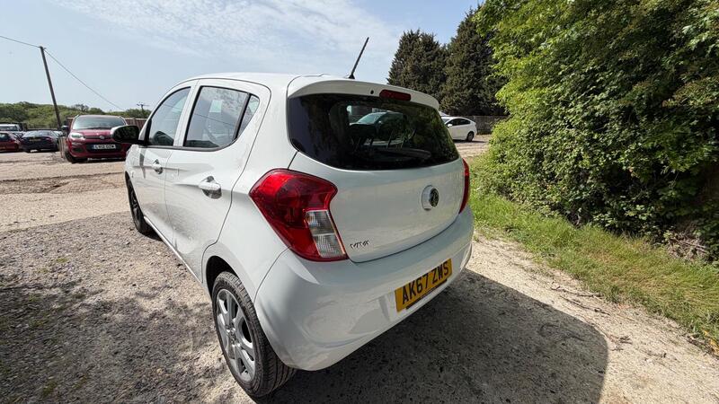 2017 Vauxhall Viva — photo 3