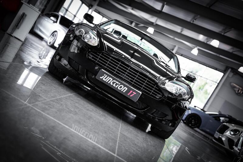 Aston Martin DB9 view 4