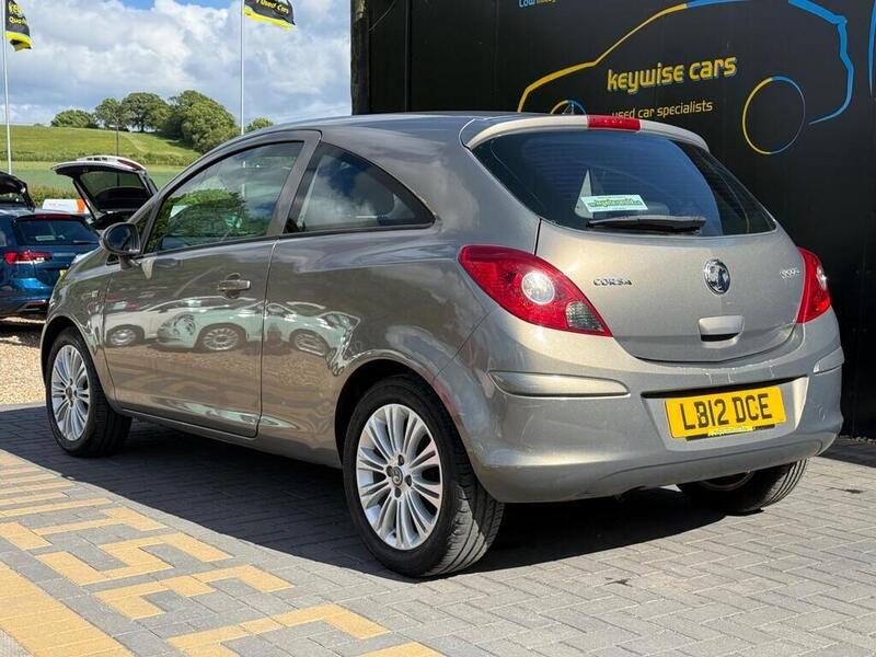 Vauxhall Corsa view 3