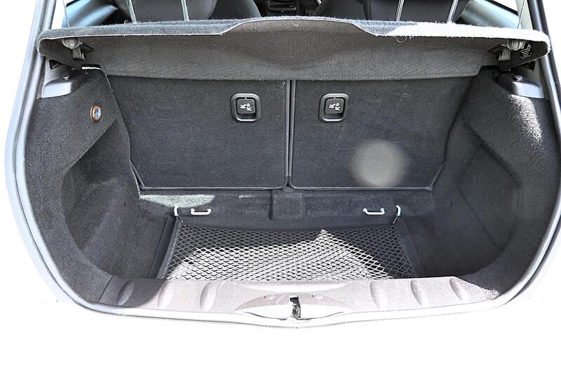 Mini Hatch view 10