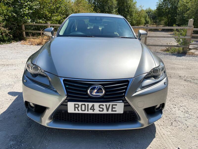 Lexus Is view 2