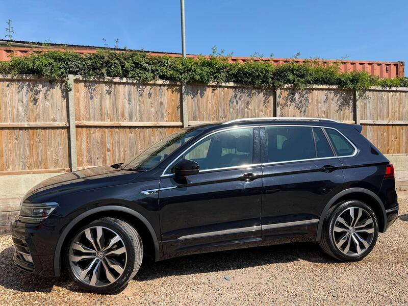 Volkswagen Tiguan view 5