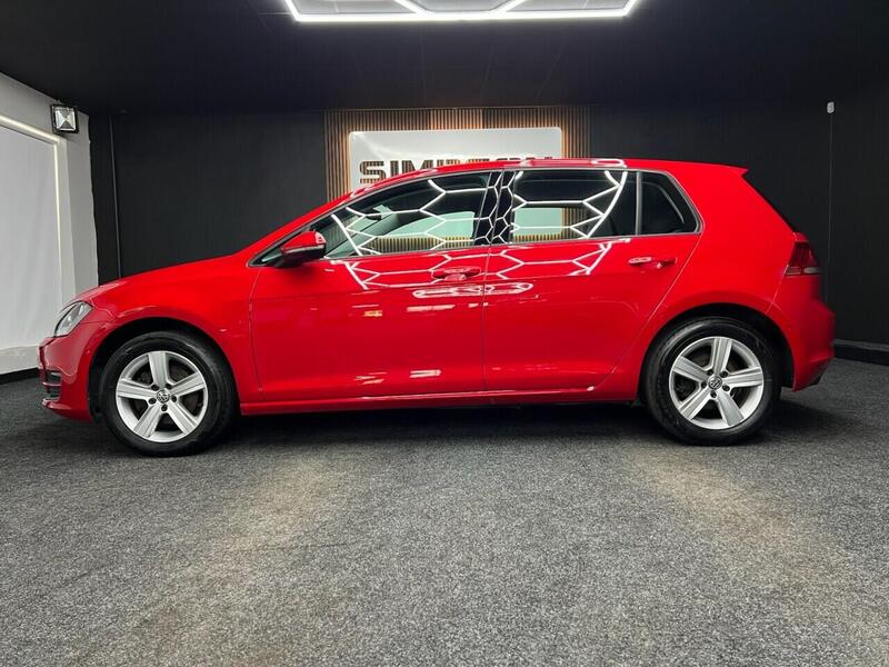 Volkswagen Golf view 4