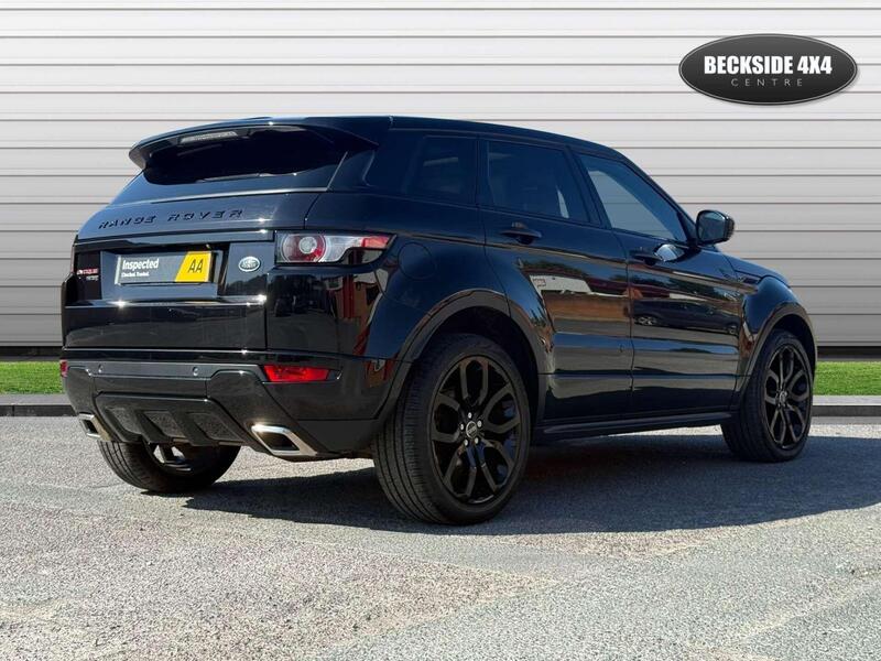 Land Rover Range Rover Evoque view 3