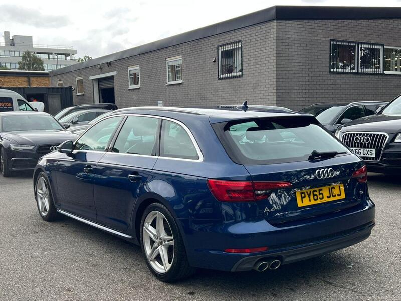 Audi A4 Avant view 4