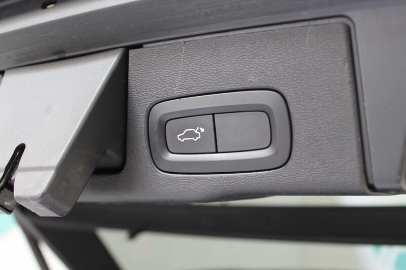 2018 Volvo XC60 in Black — image 58 of 74