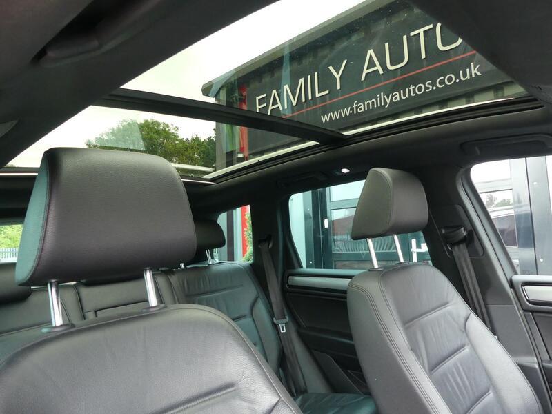 Volkswagen Touareg view 2