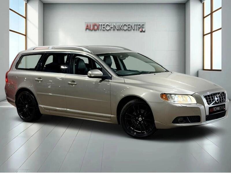 2009 Volvo V70 in Gold for sale