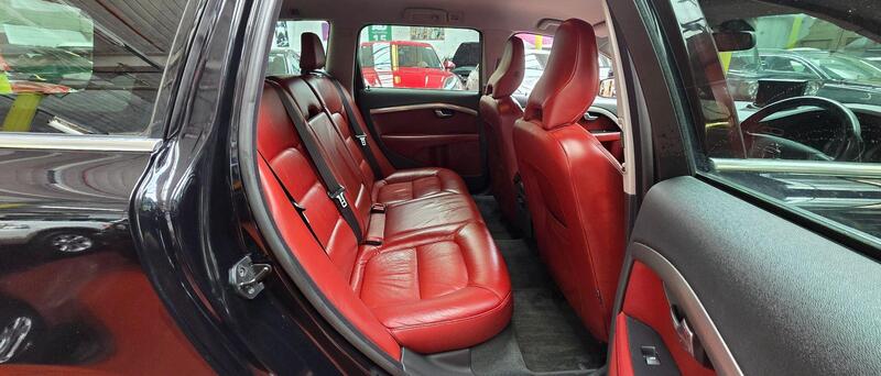 Volvo V70 view 6
