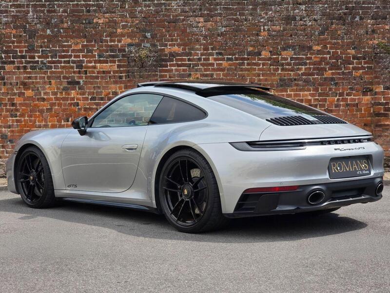 Porsche 911 view 3