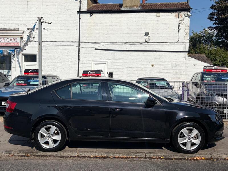 Skoda Octavia view 2