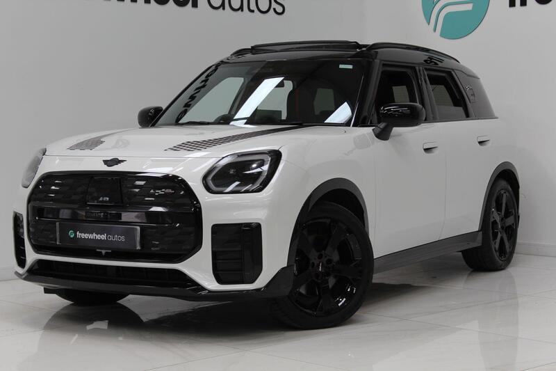 2024 MINI Electric Countryman in White — image 4 of 5