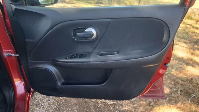 2010 Nissan Note — photo 41