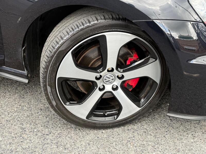 Volkswagen Golf view 2
