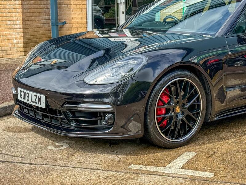 Porsche Panamera view 4