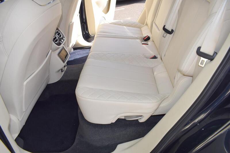 Bentley Bentayga view 5