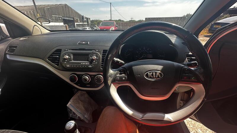 2014 Kia Picanto — photo 16