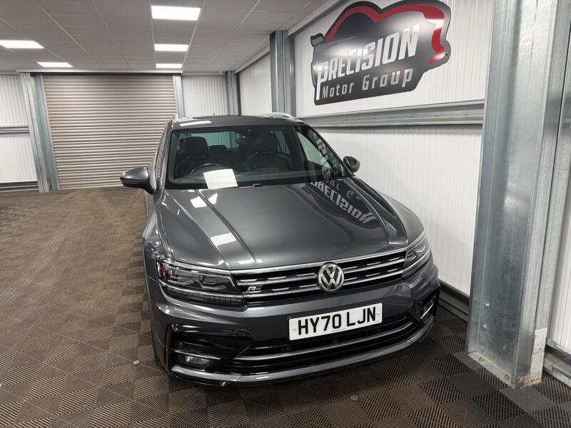Volkswagen Tiguan view 3