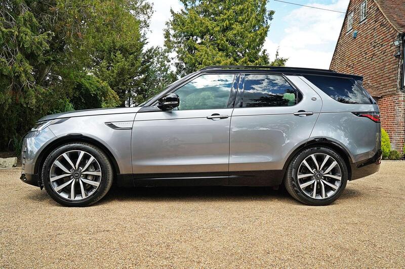 Land Rover Discovery 3 view 2