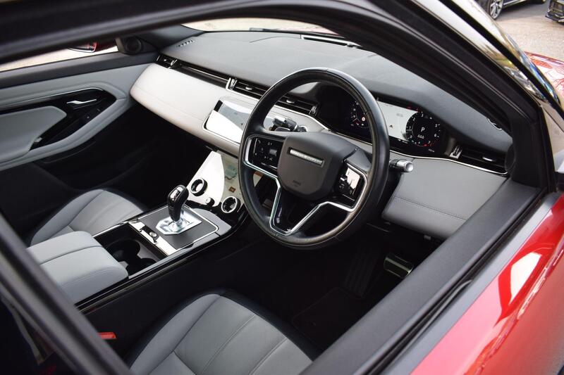 Land Rover Range Rover Evoque view 3