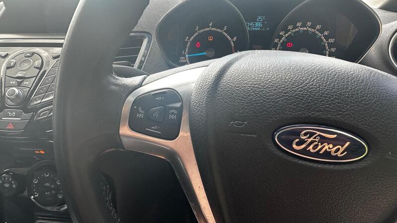 2017 Ford Fiesta — photo 9