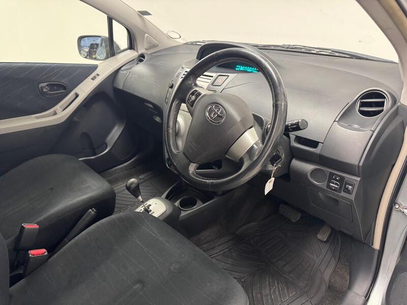 Toyota Yaris view 5