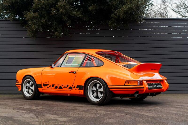 Porsche 911 view 7