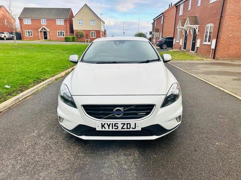 Volvo V40 main image
