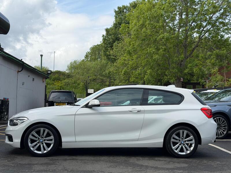 BMW 1 Series view 5