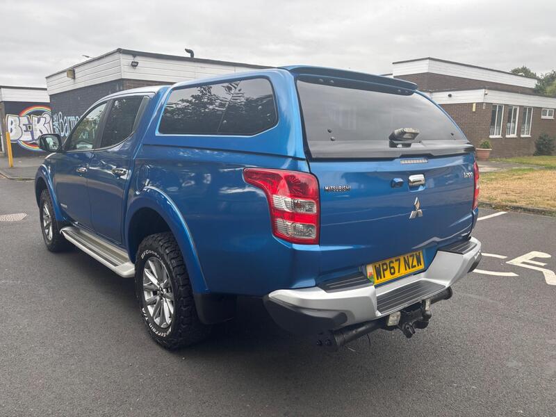 Mitsubishi L200 view 5