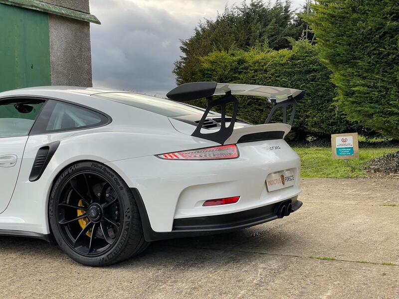 Porsche 911 view 79