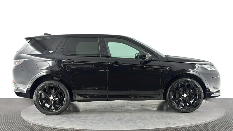 Land Rover Discovery Sport view 3