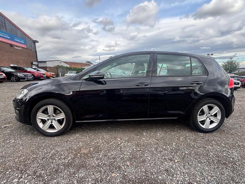 Volkswagen Golf view 4