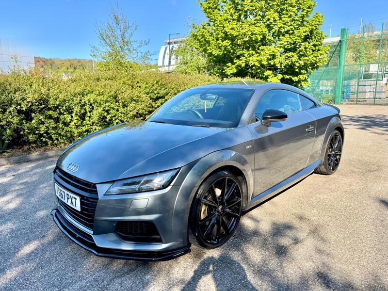 Audi Audi TT view 2