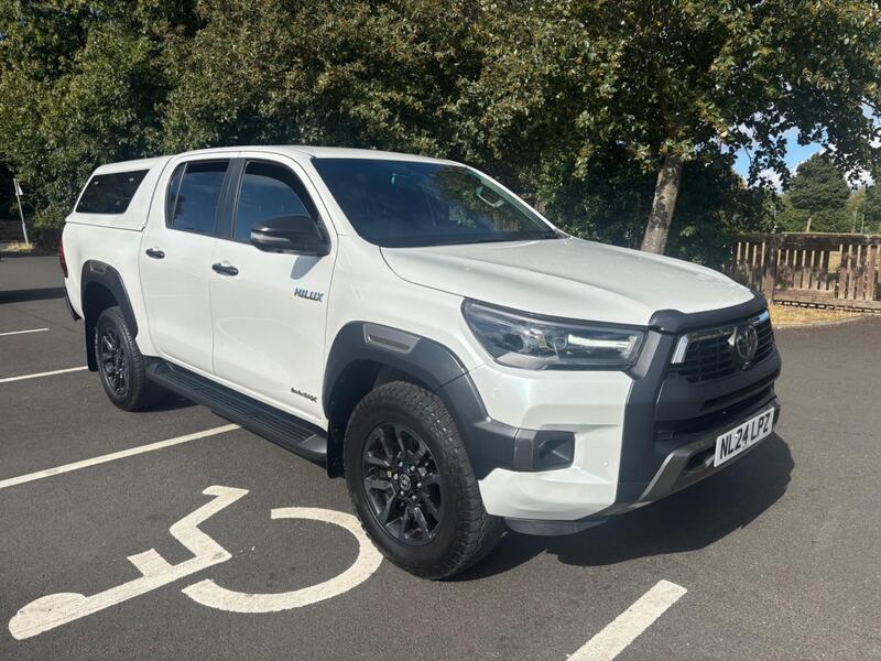 Toyota Hilux main image