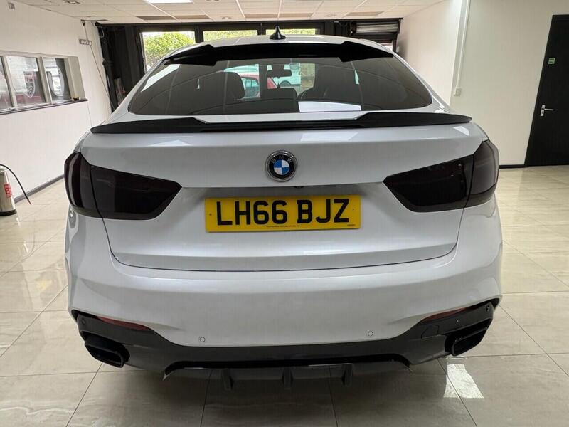 BMW X6 view 4