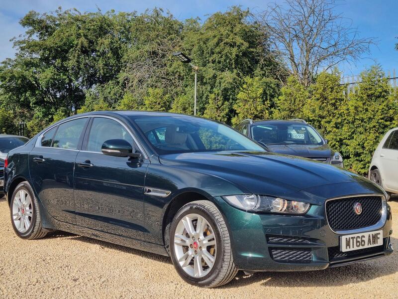 Jaguar Xe view 4