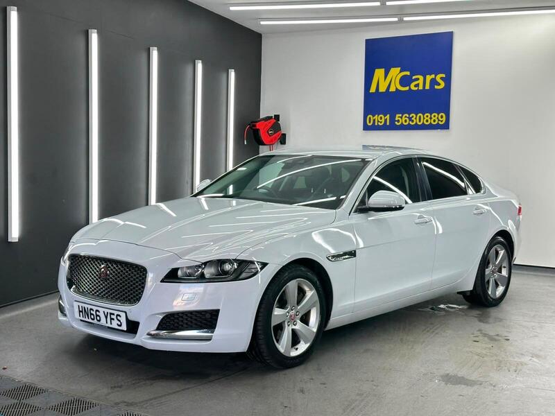 Jaguar XF view 2