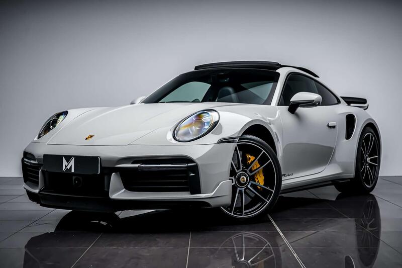 Porsche 911 view 5