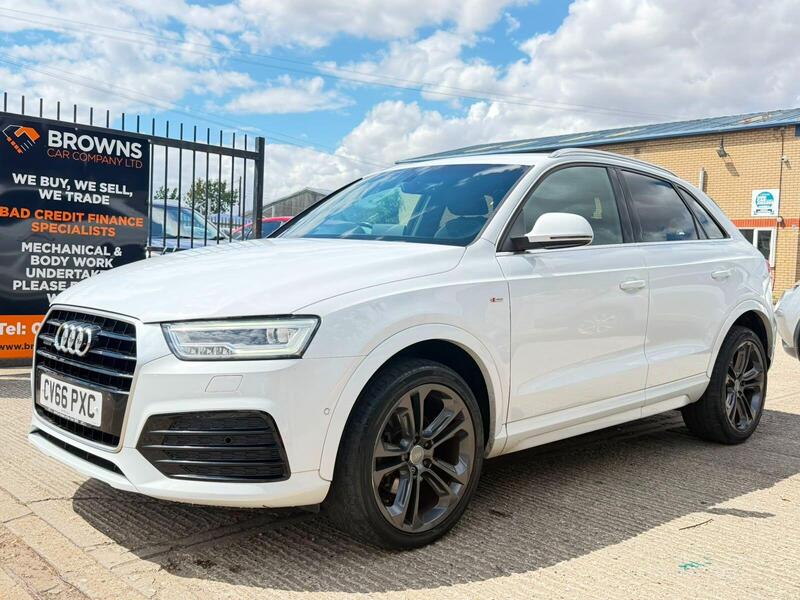 Audi Audi Q3 view 7