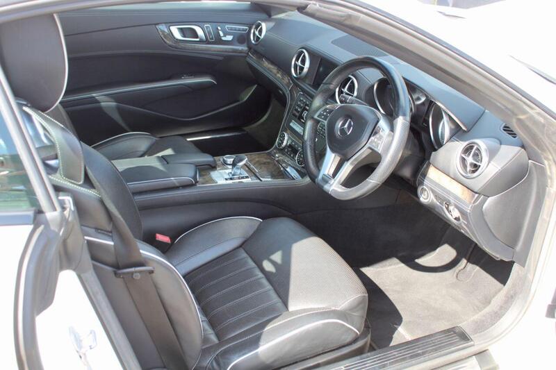 Mercedes-Benz SL view 3