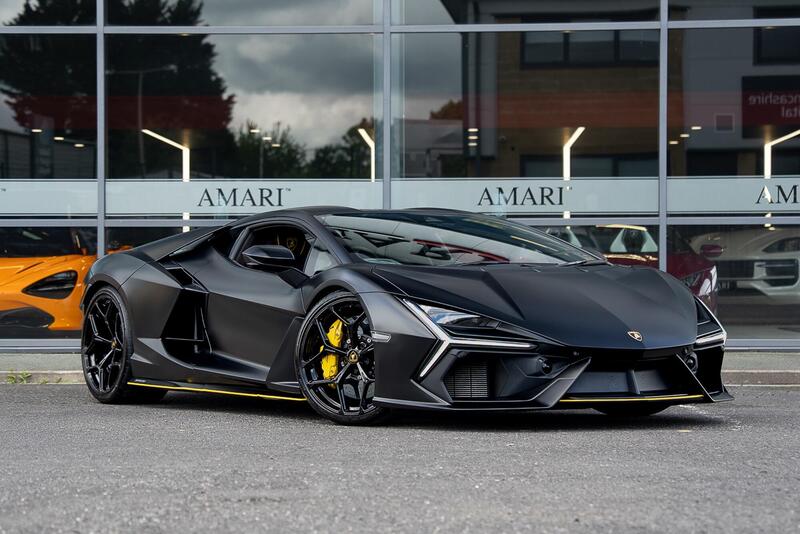 Lamborghini Revuelto view 7