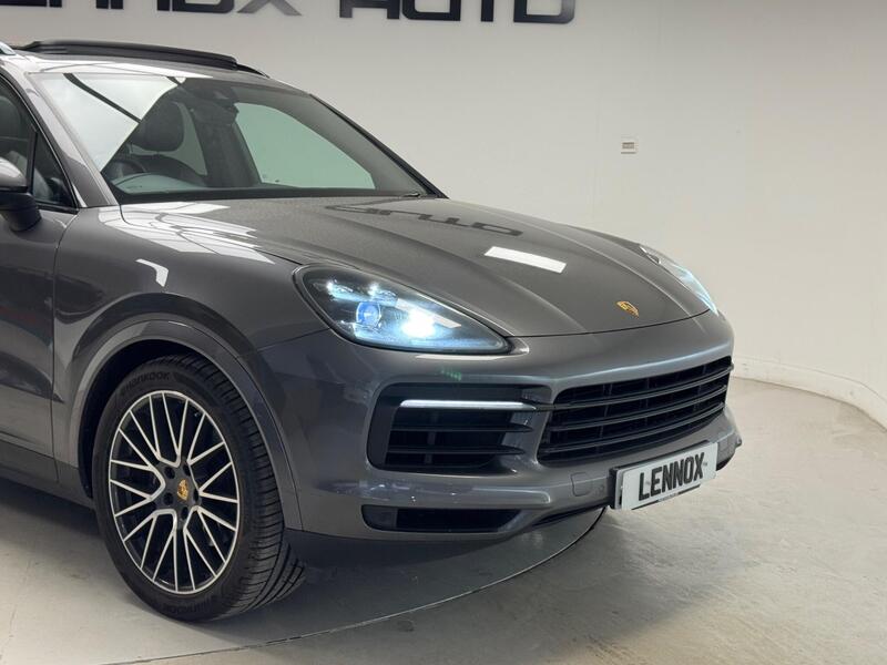 Porsche Cayenne view 5