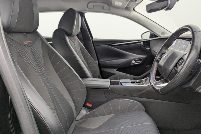 DS Automobiles DS 4 view 3