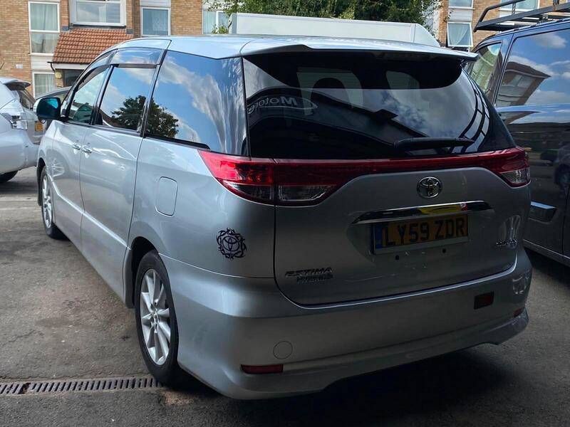 Toyota Estima view 6