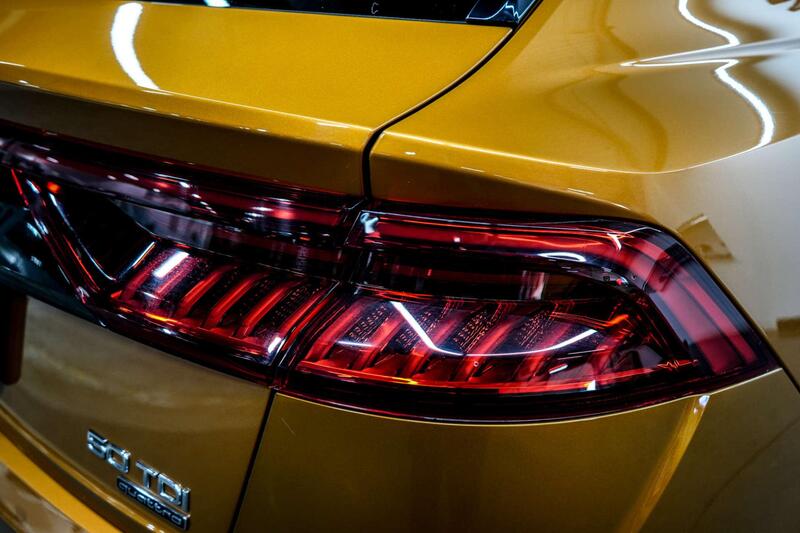 Audi Q8 view 7