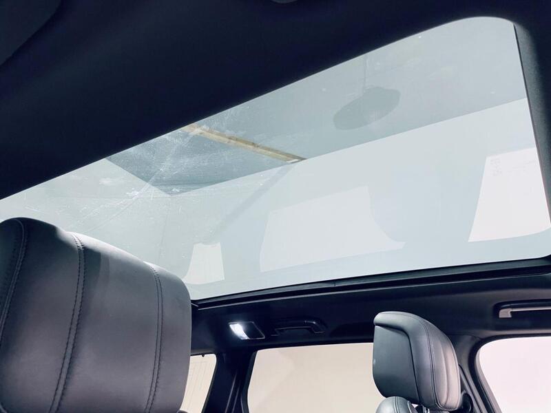 Land Rover Range Rover Sport view 3